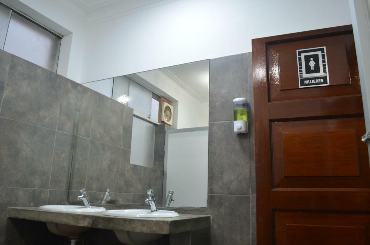 Andes Backpackers Hostel Лима Екстериор снимка
