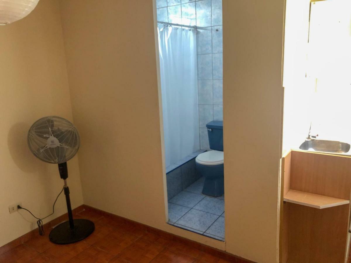 Andes Backpackers Hostel Лима Екстериор снимка