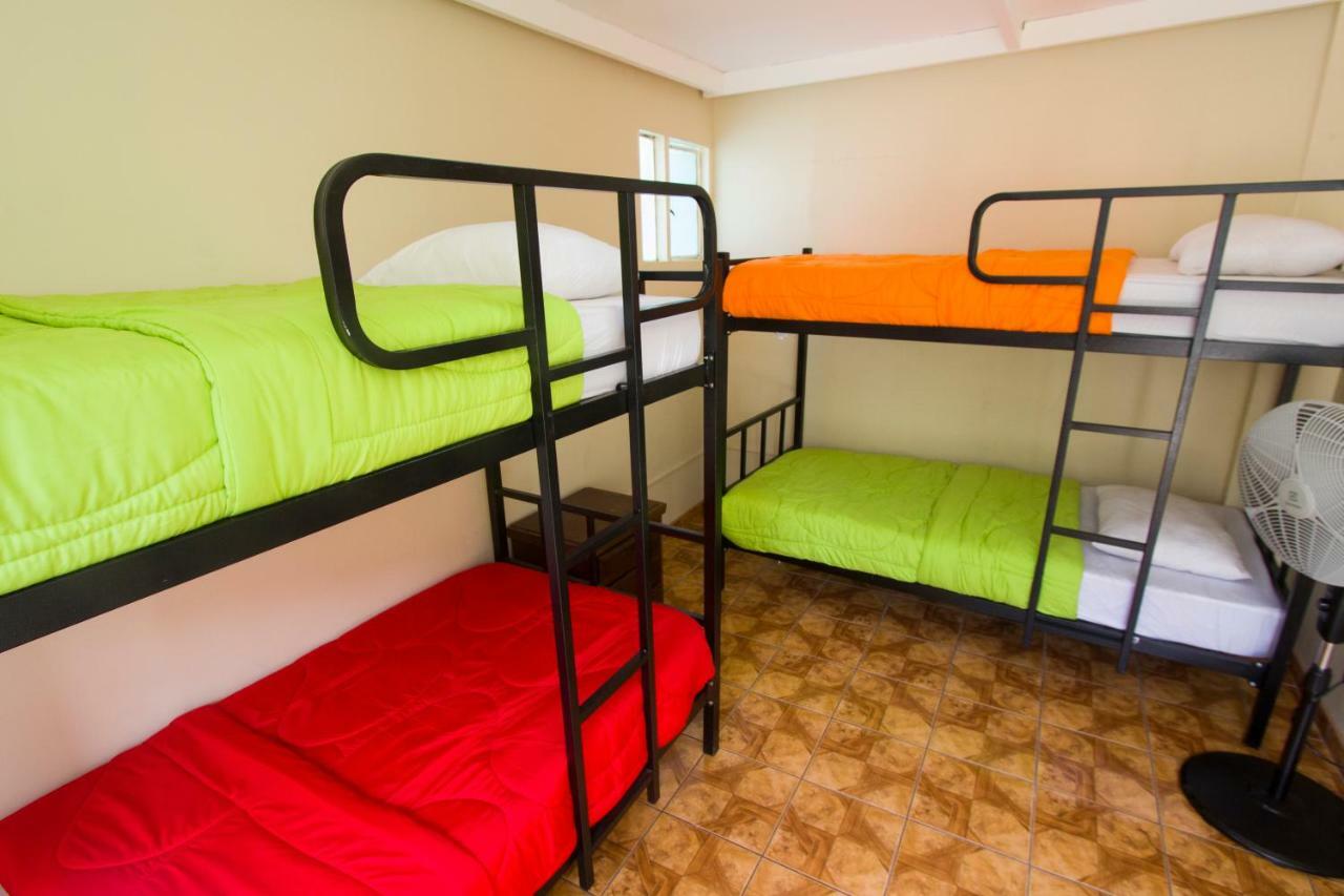 Andes Backpackers Hostel Лима Екстериор снимка