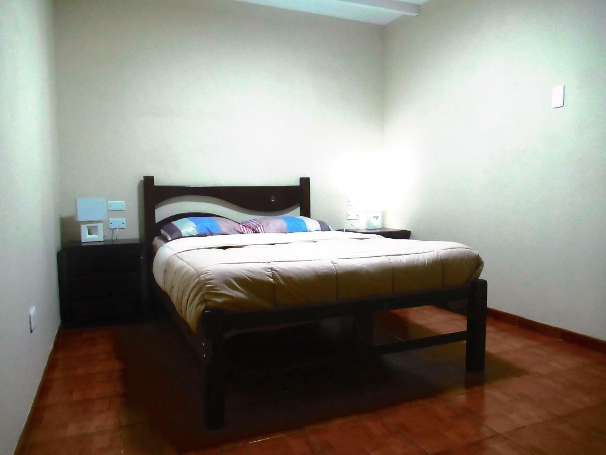 Andes Backpackers Hostel Лима Екстериор снимка